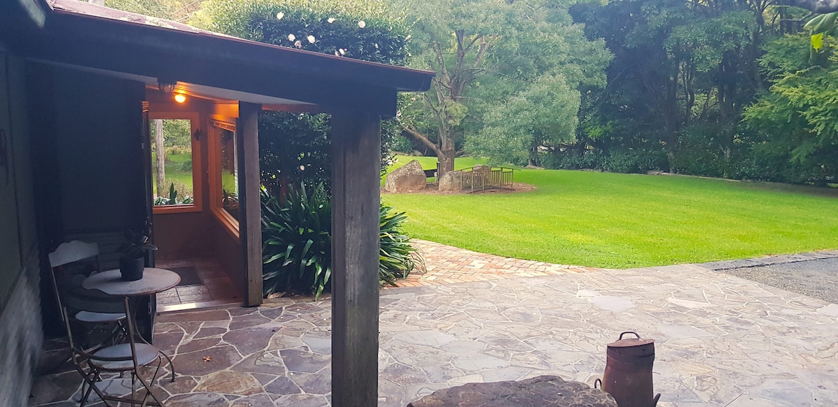 Romantic Jamberoo Garden Retreat (The Dairy)