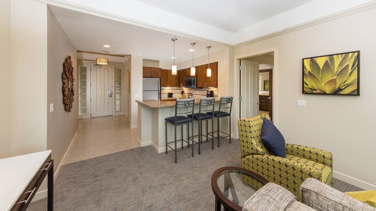 Large 1-bedroom Apartment in Desert Springs Villas