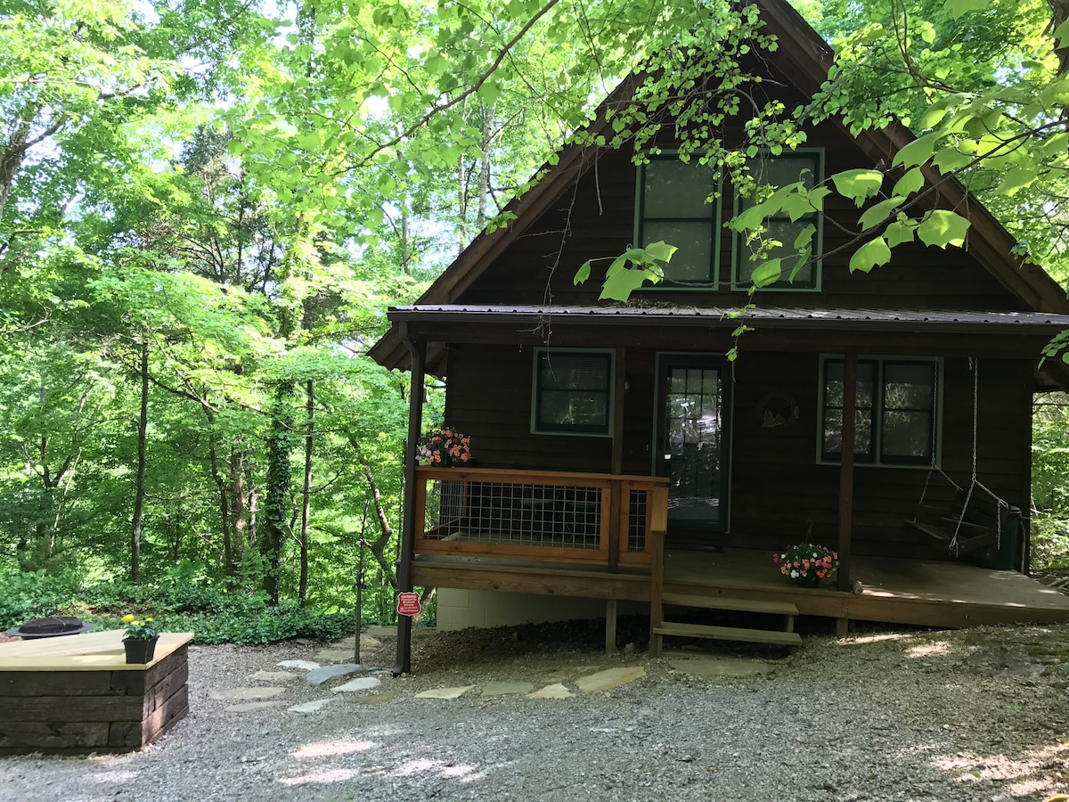 Cedar Bluff Cabin on the Caney Fork River