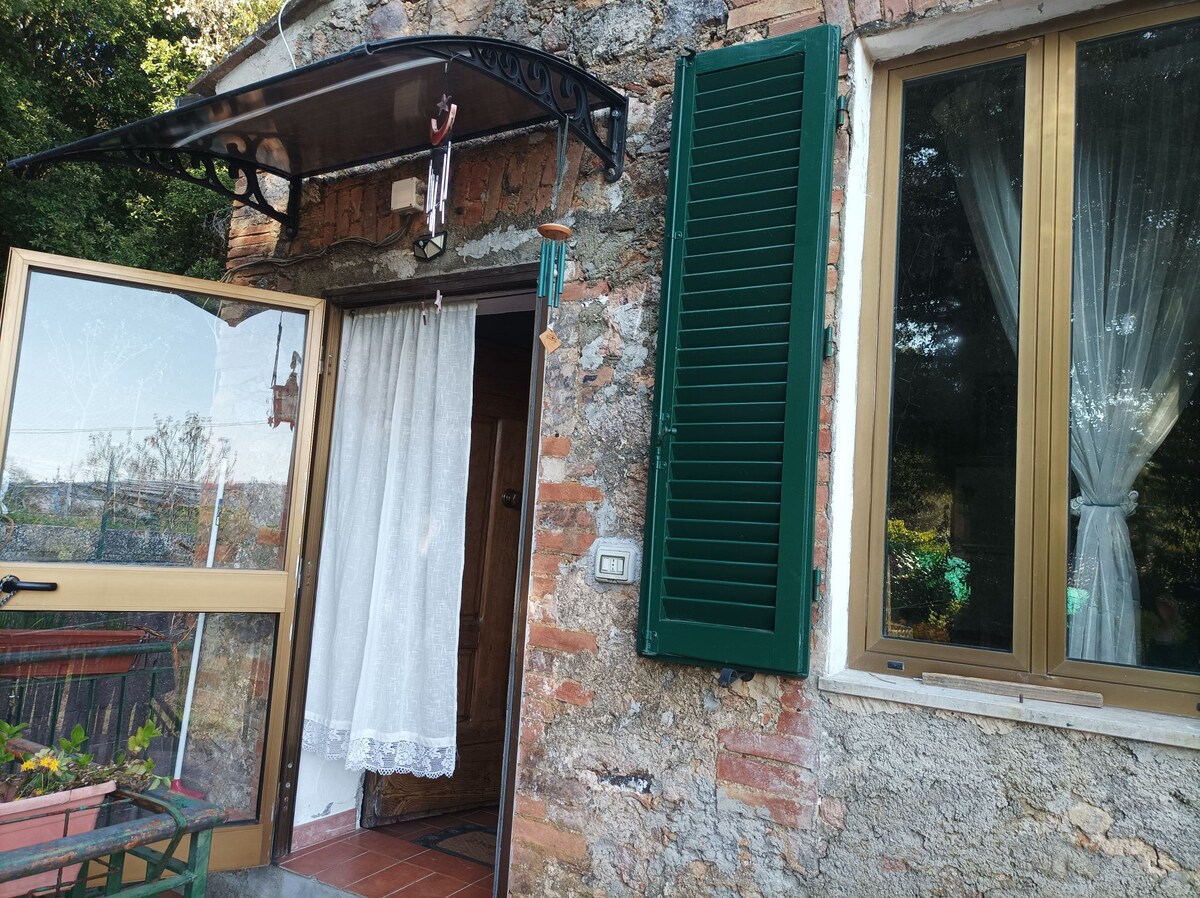 位于Val di Farma的小公寓。