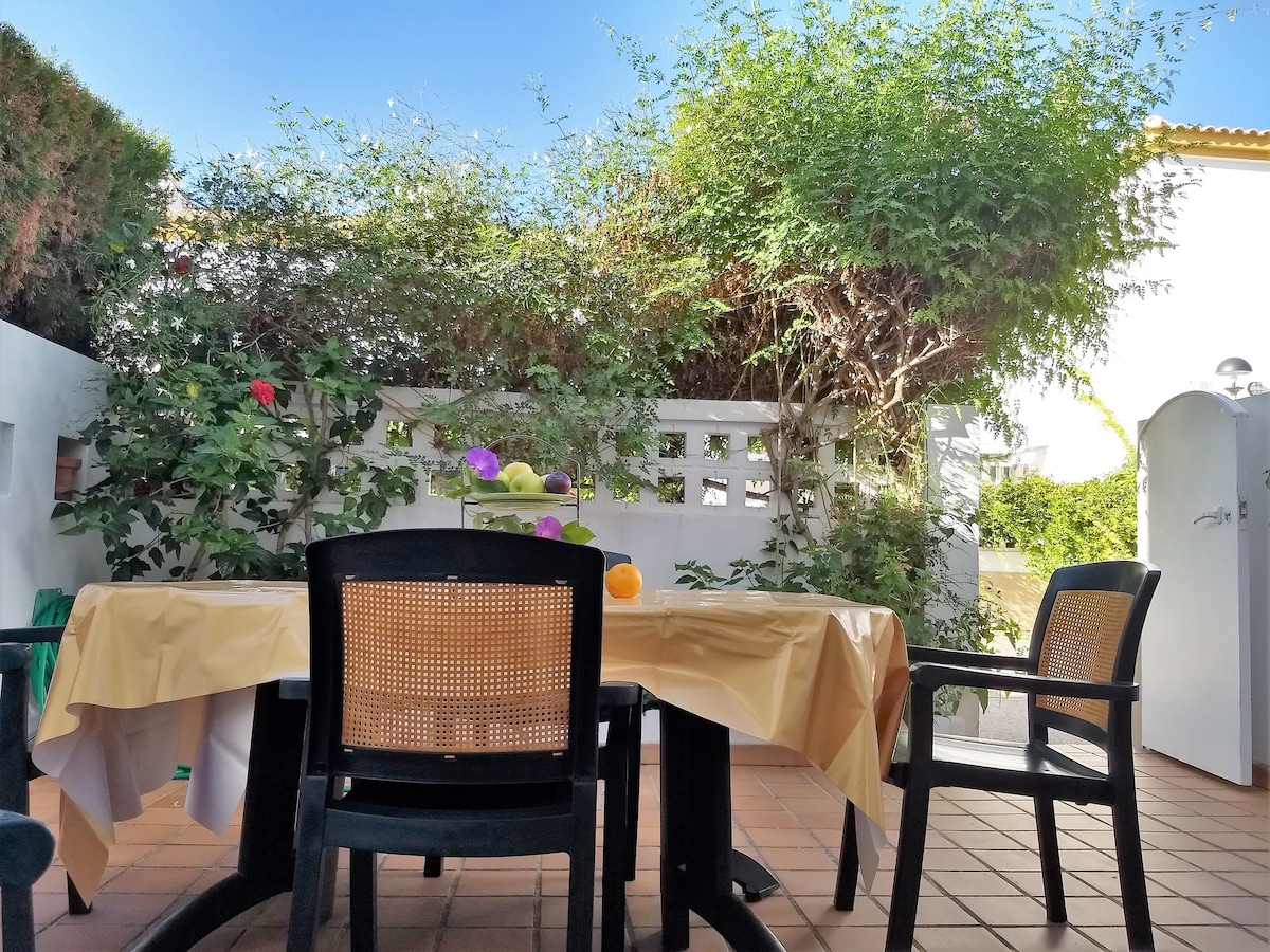 Casa Miel near the beach, WiFi, airco,satellite TV