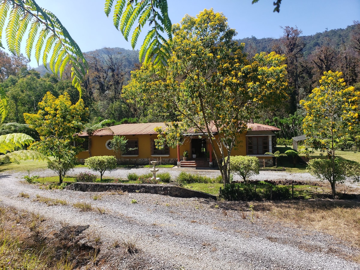 Casa para 15, cerca Biotopo, solo fines de semana