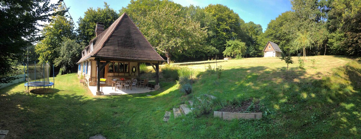 Normande de charme à l'orée d’un village typique