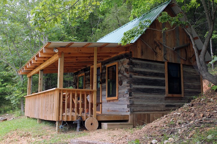 水晶溪牧场乡村湖畔原木小屋