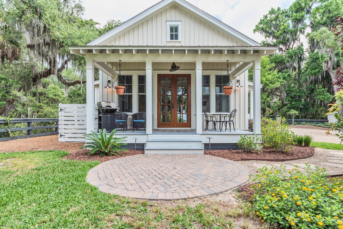 Riverfront Cedar Bluff Cottage Old Town Bluffton