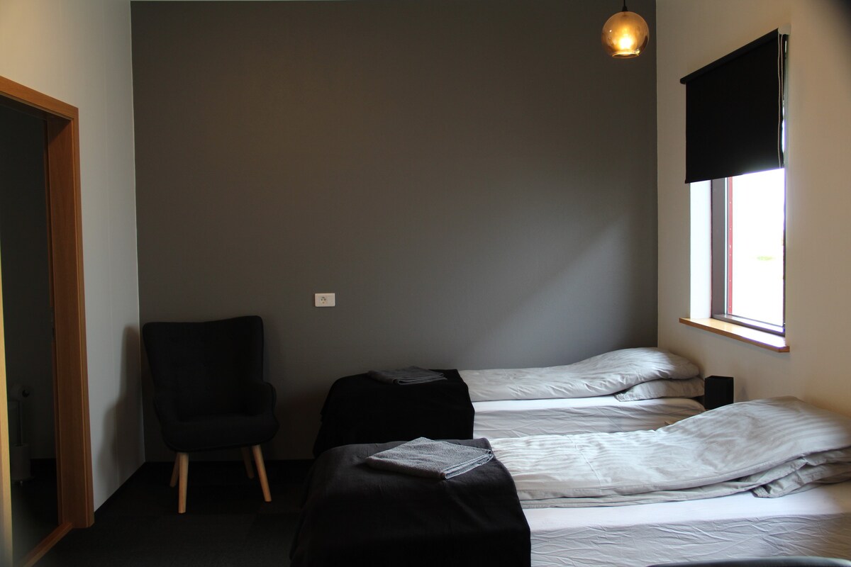 位于冰岛南部的2号舒适公寓。Njal Shop