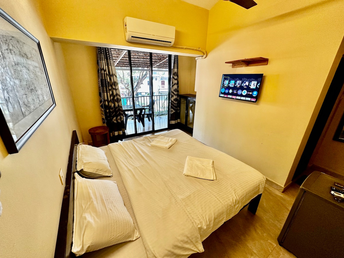 ~Spacious Room ~ unbeatable price in Calangute