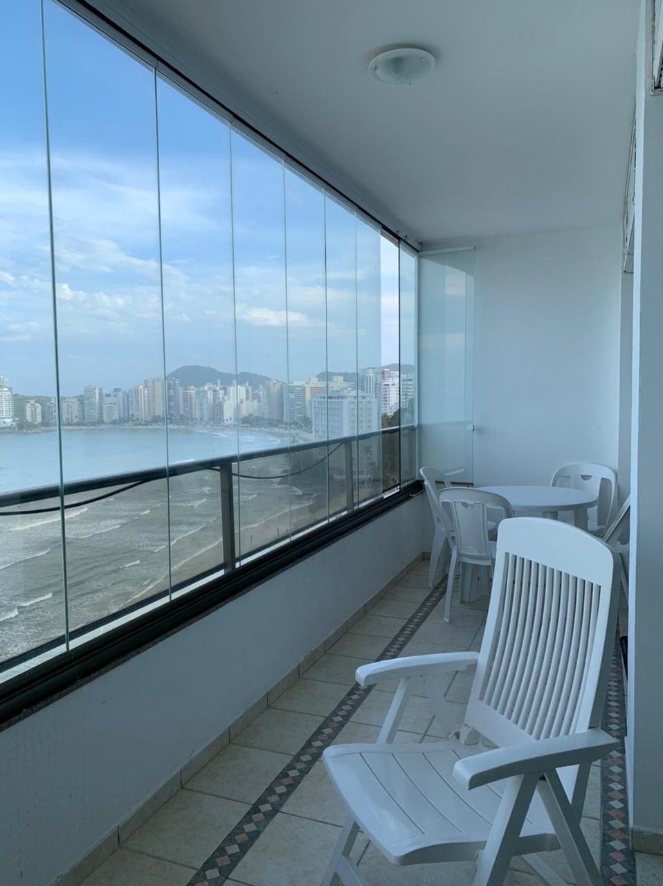 Jequitibá - Adorável apartamento com vista total