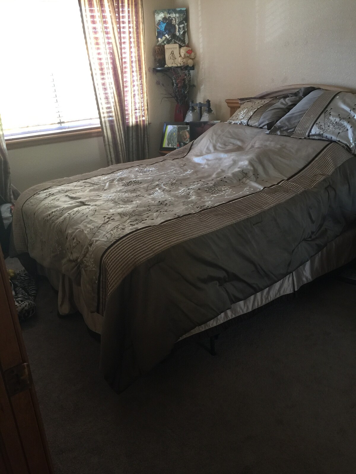 Room for rent in Beautiful Parker home!