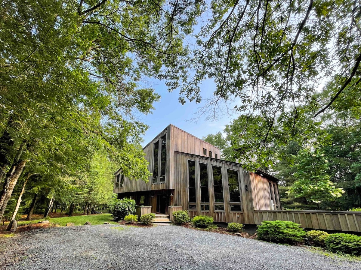 *NEW* Modern Forest Retreat on 10 Acres