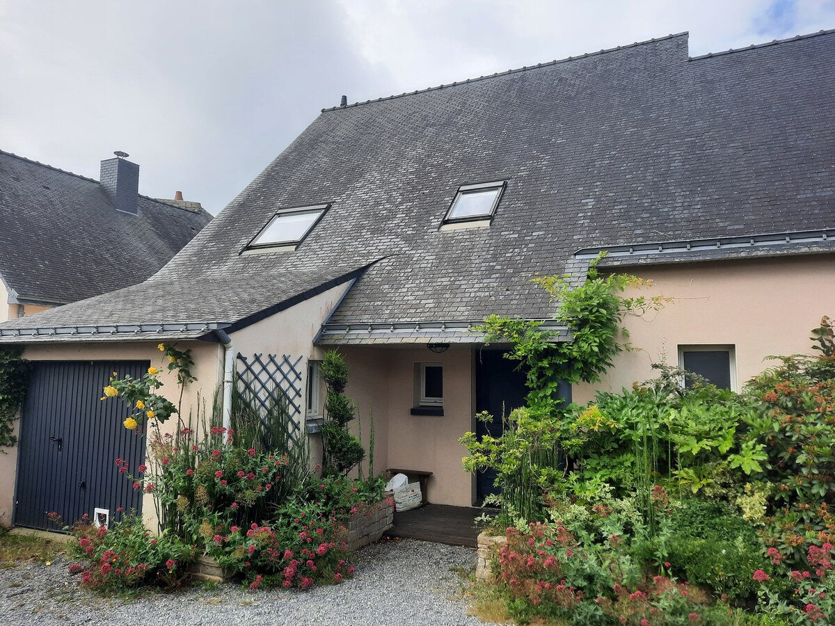 Grande maison avec piscine au bord du golfe