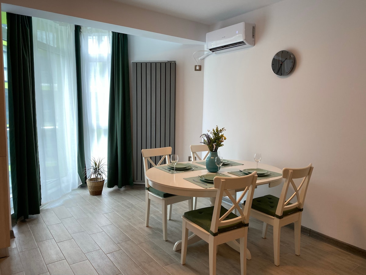 Deko 117 Apartment at Alezzi Beach Mamaia