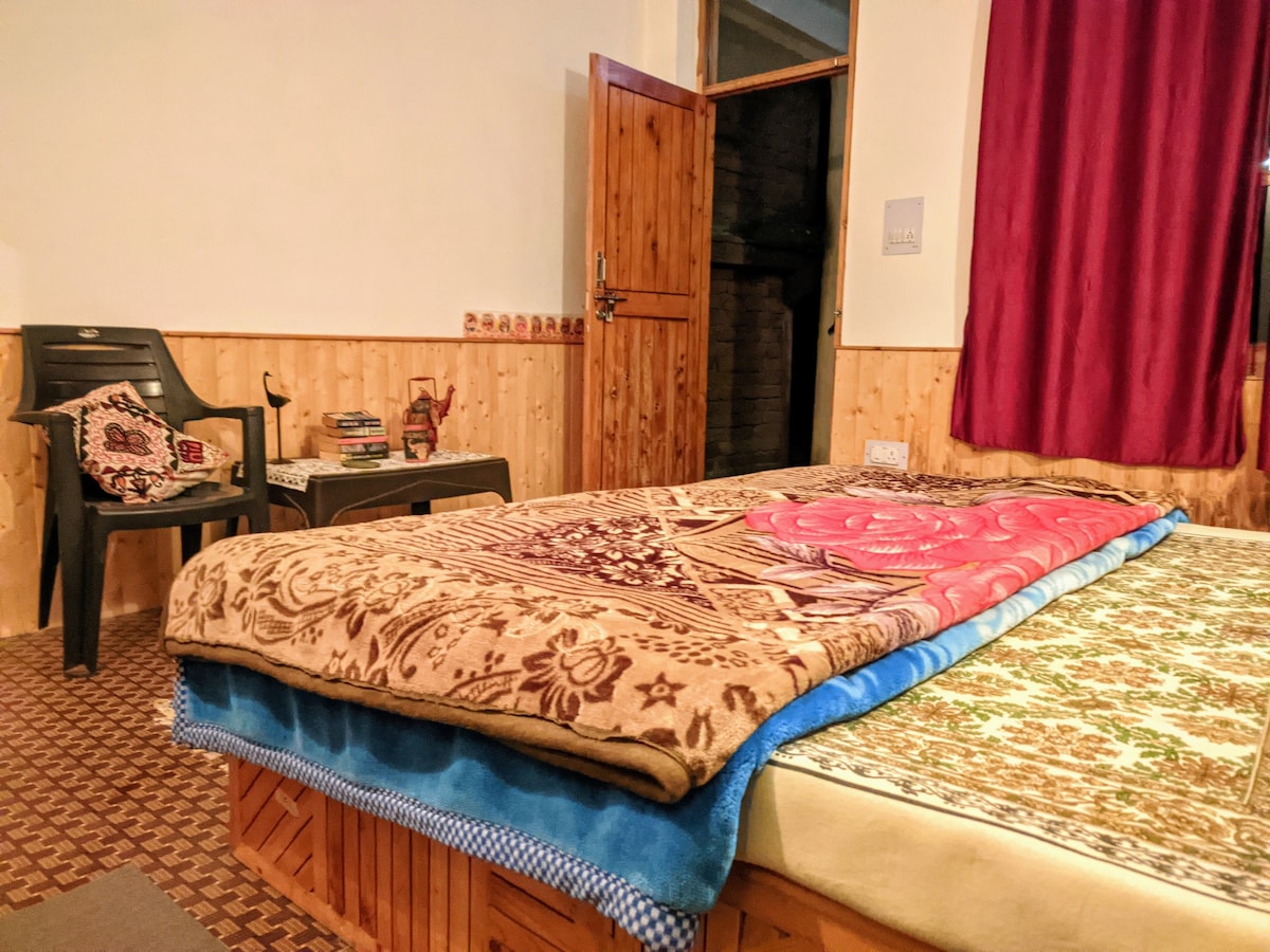 Lazy Bear Homes (Standard Studio) - Old Manali