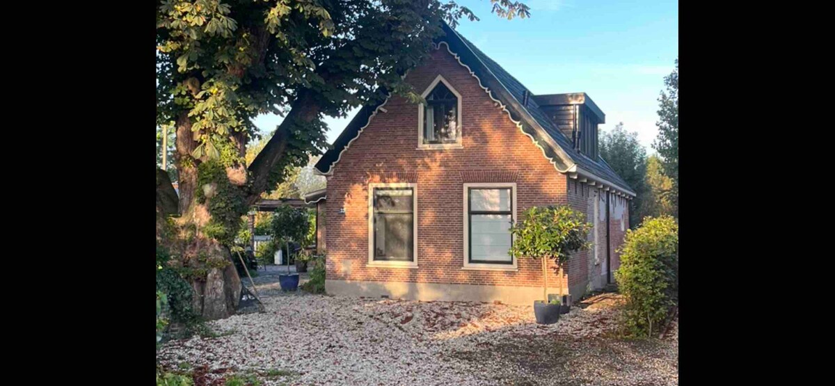 19th century farmhouse near Leiden