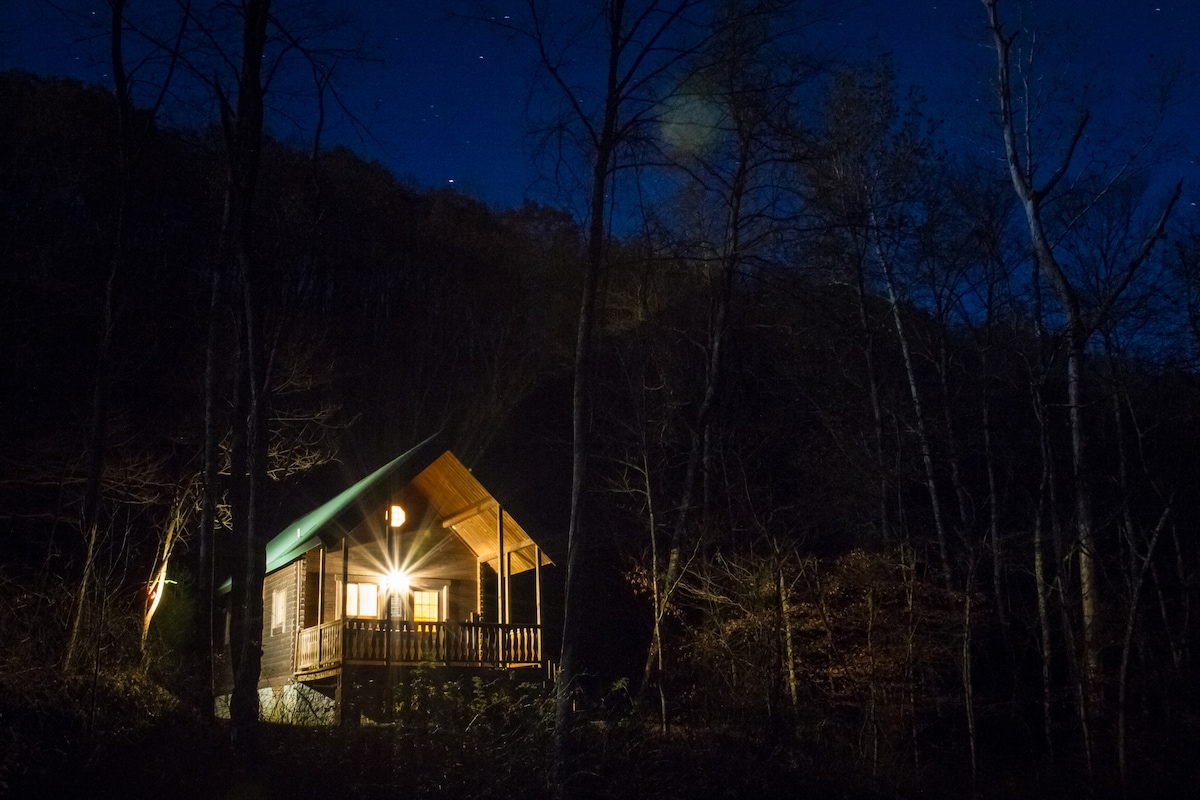 Log Cottage 423 w/Hot Tub