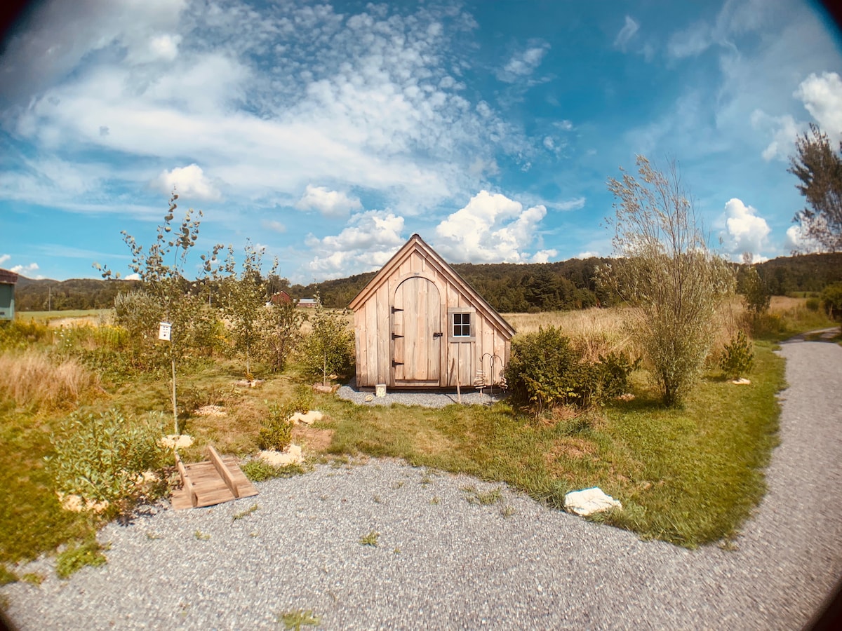 Firefly Meadows Farm Hobbit Hole Cabin