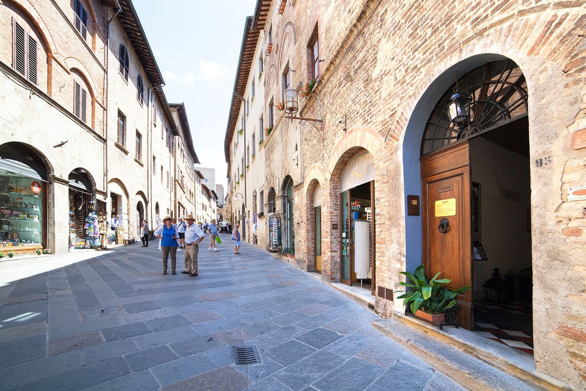 San Gimignano 2 rooms 4/5 persons with view
