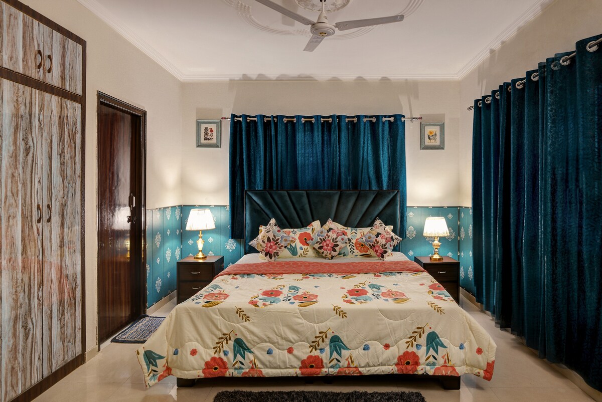 Rajpur路宽敞漂亮的3卧室民宿