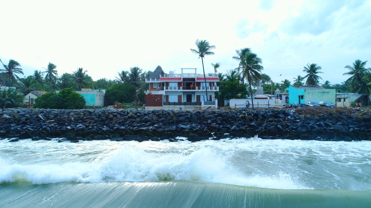 位于Pondicherry的海景房双人房