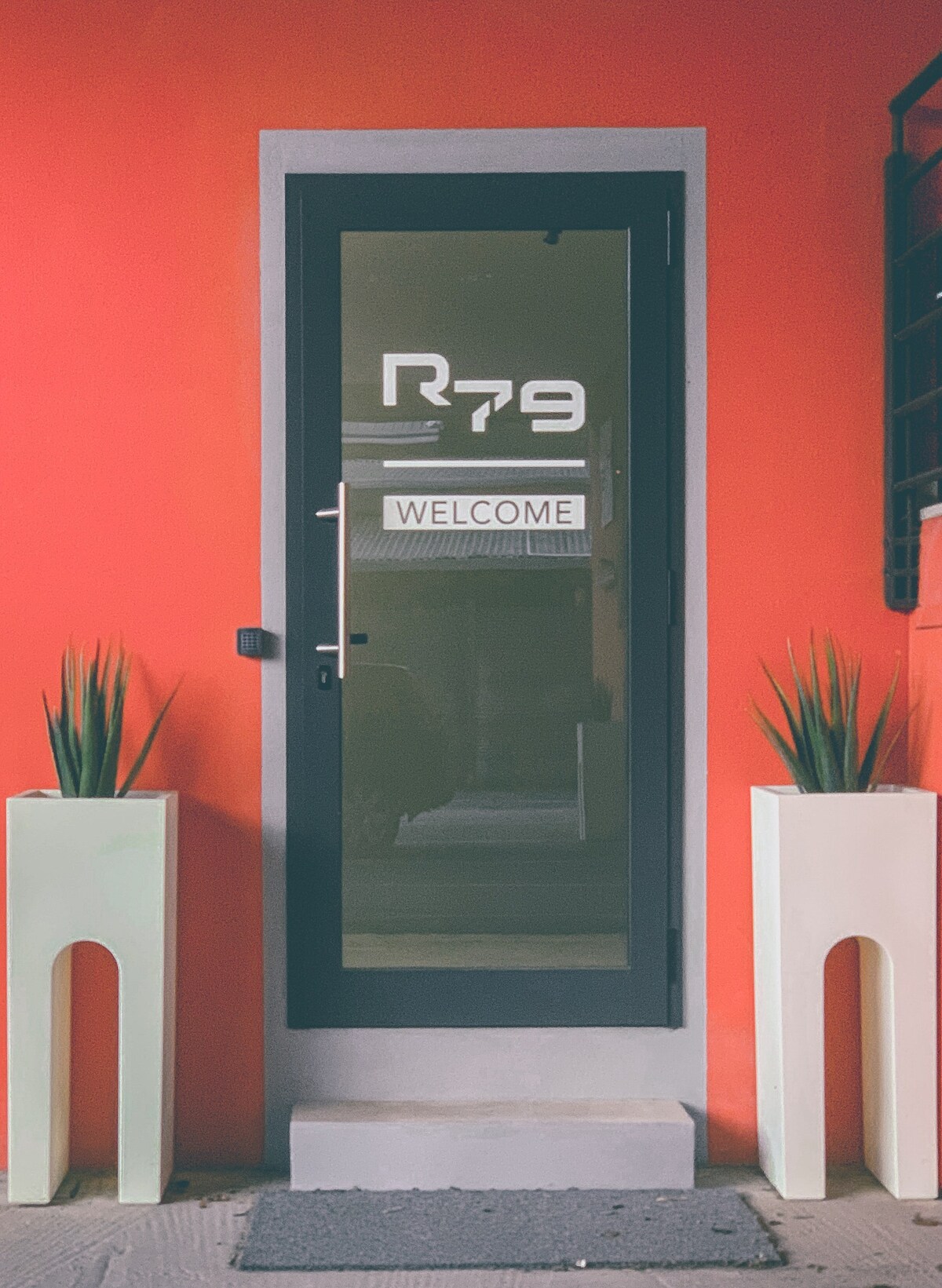 R79 -商务公寓和长期欢迎