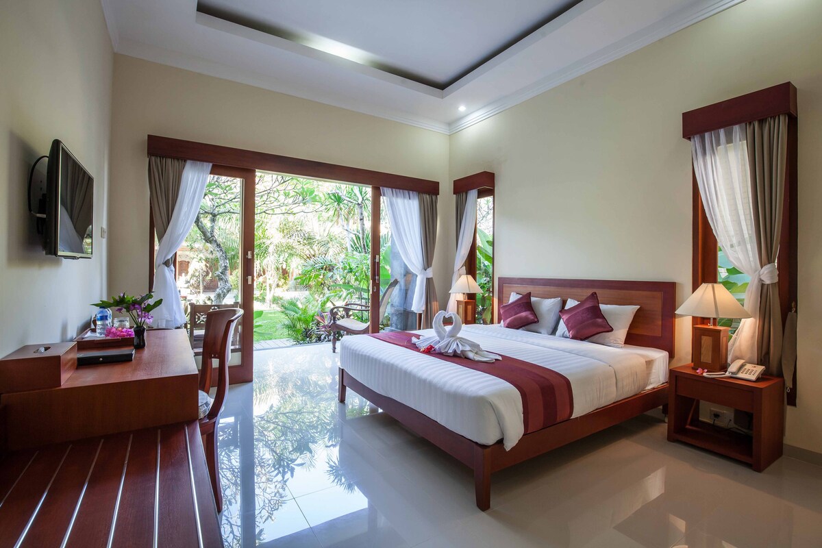 Private Room at Beach Front Resort Sanur