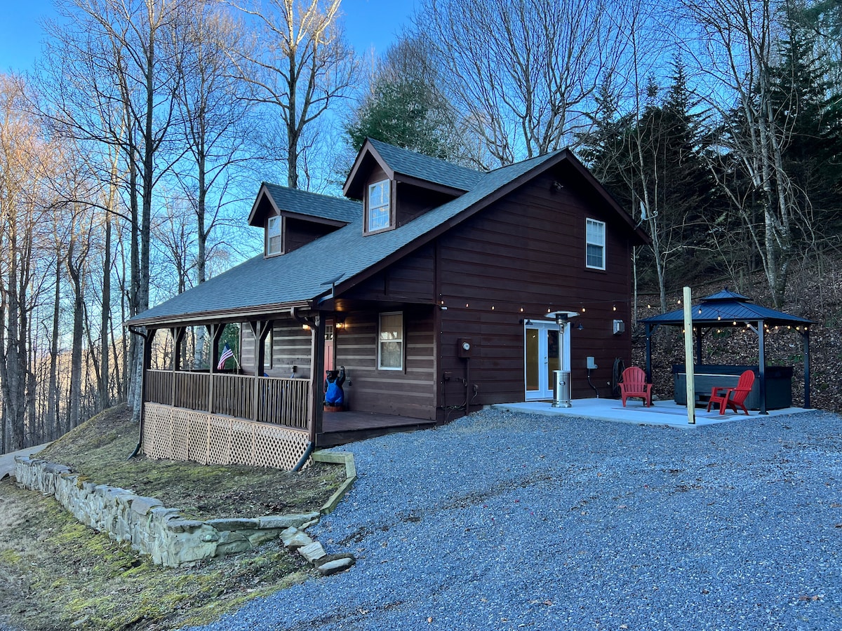 Cataloochee Mtn Cabin + hot tub