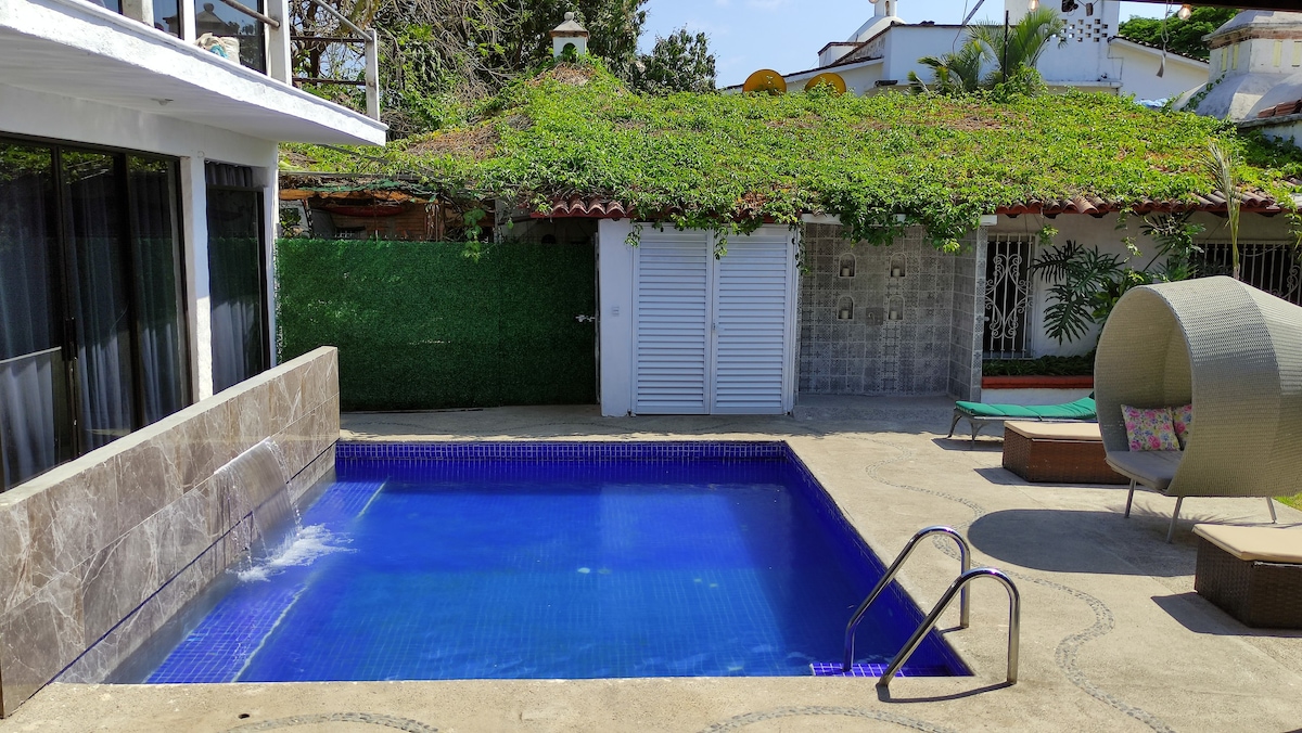Casa Amor ，泳池，步行15分钟即可抵达Malecón ，家庭。