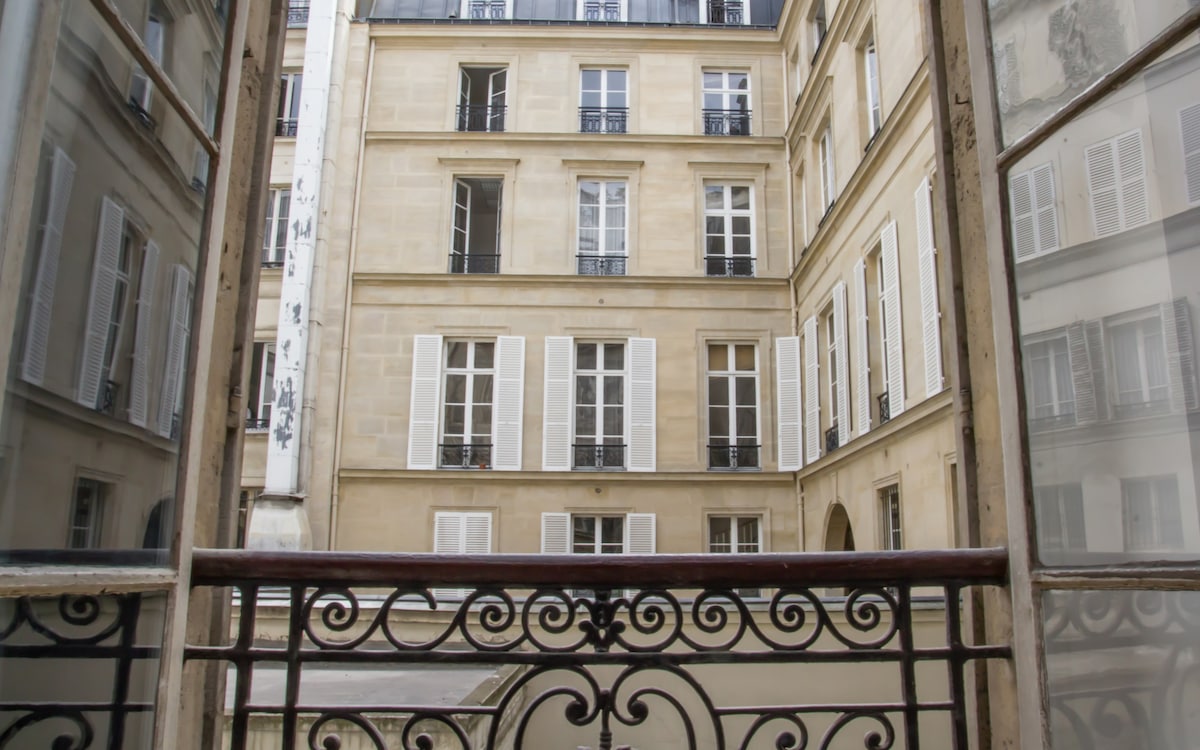 巴黎市中心设备齐全的单间公寓！