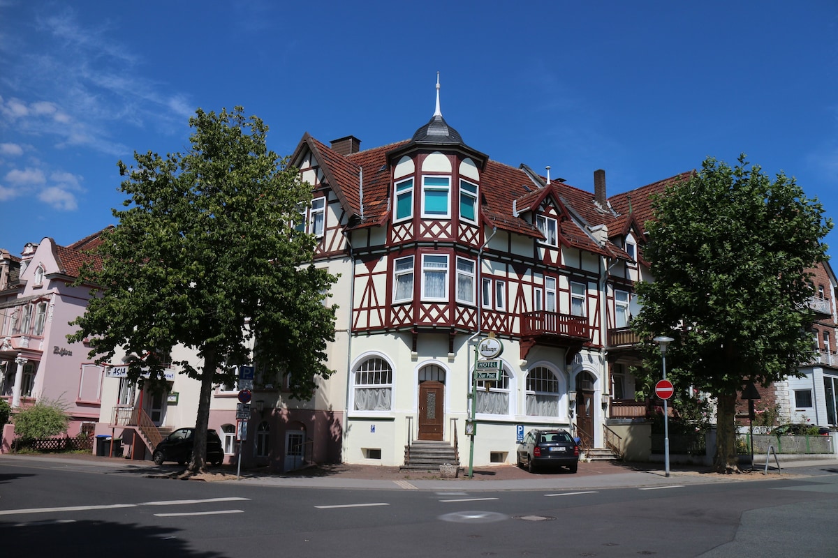 Ferienzimmer im Zentrum Kurstadt