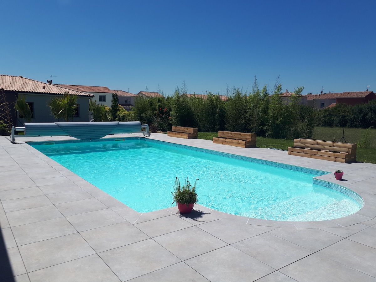 温馨的Provençal公寓，带泳池