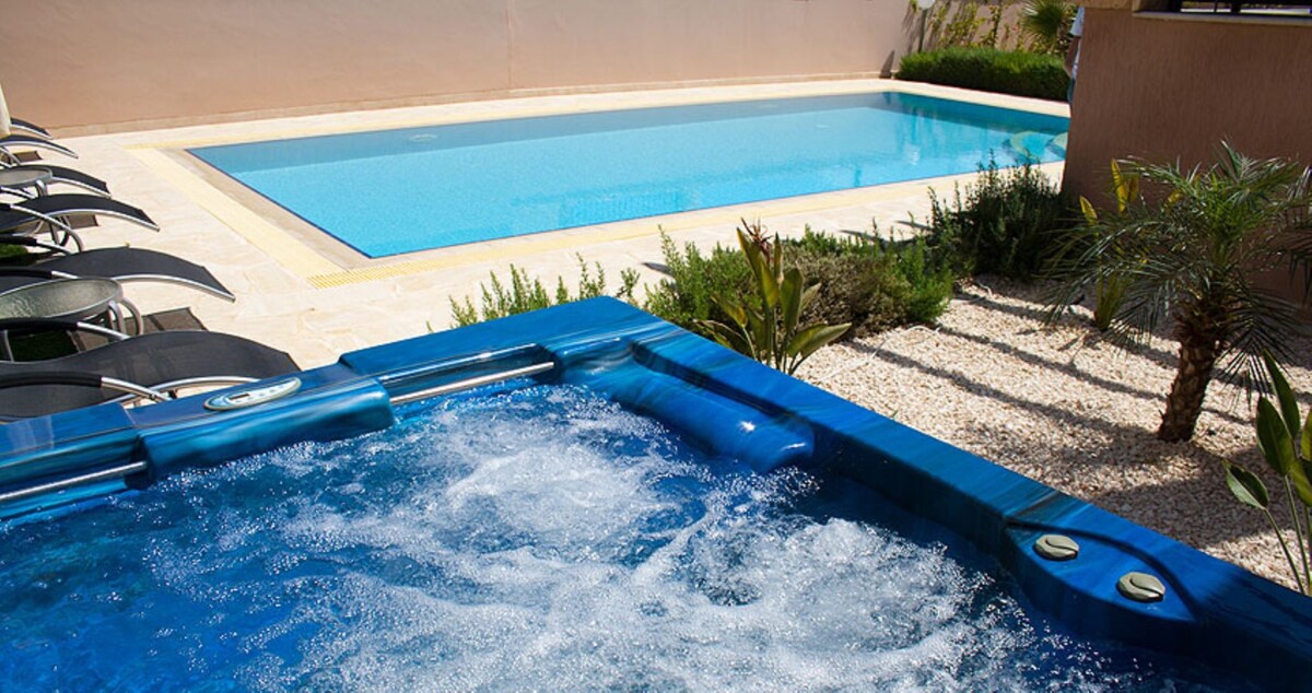 独家豪华别墅桑迪海滩（ Luxury Villa Sandy Beach ） -温水泳池