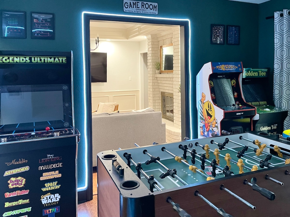 Saltwater Pool, Hot Tub, Retro-Arcade & Foosball