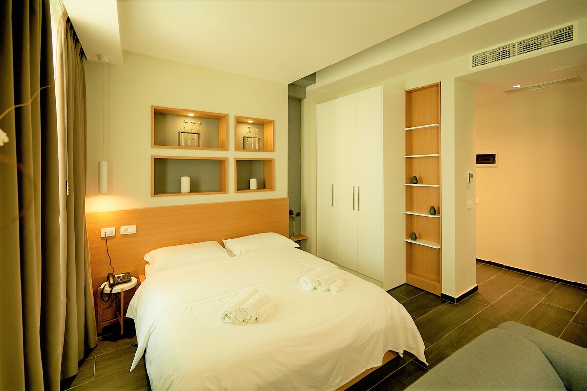 “ArA Suite Hotel” -现代生活磁铁