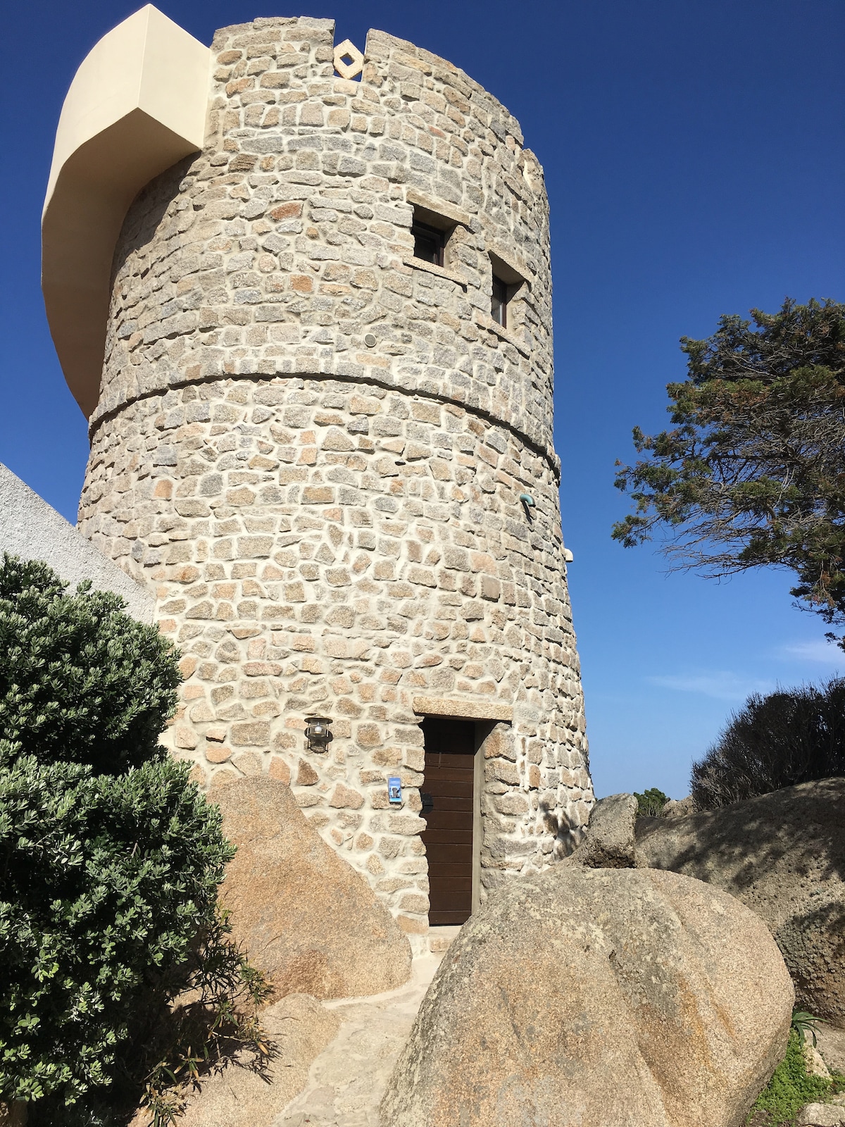 海上爱情塔（ Love Tower on the Sea ）是私人海湾的瑰宝，配有私人海湾