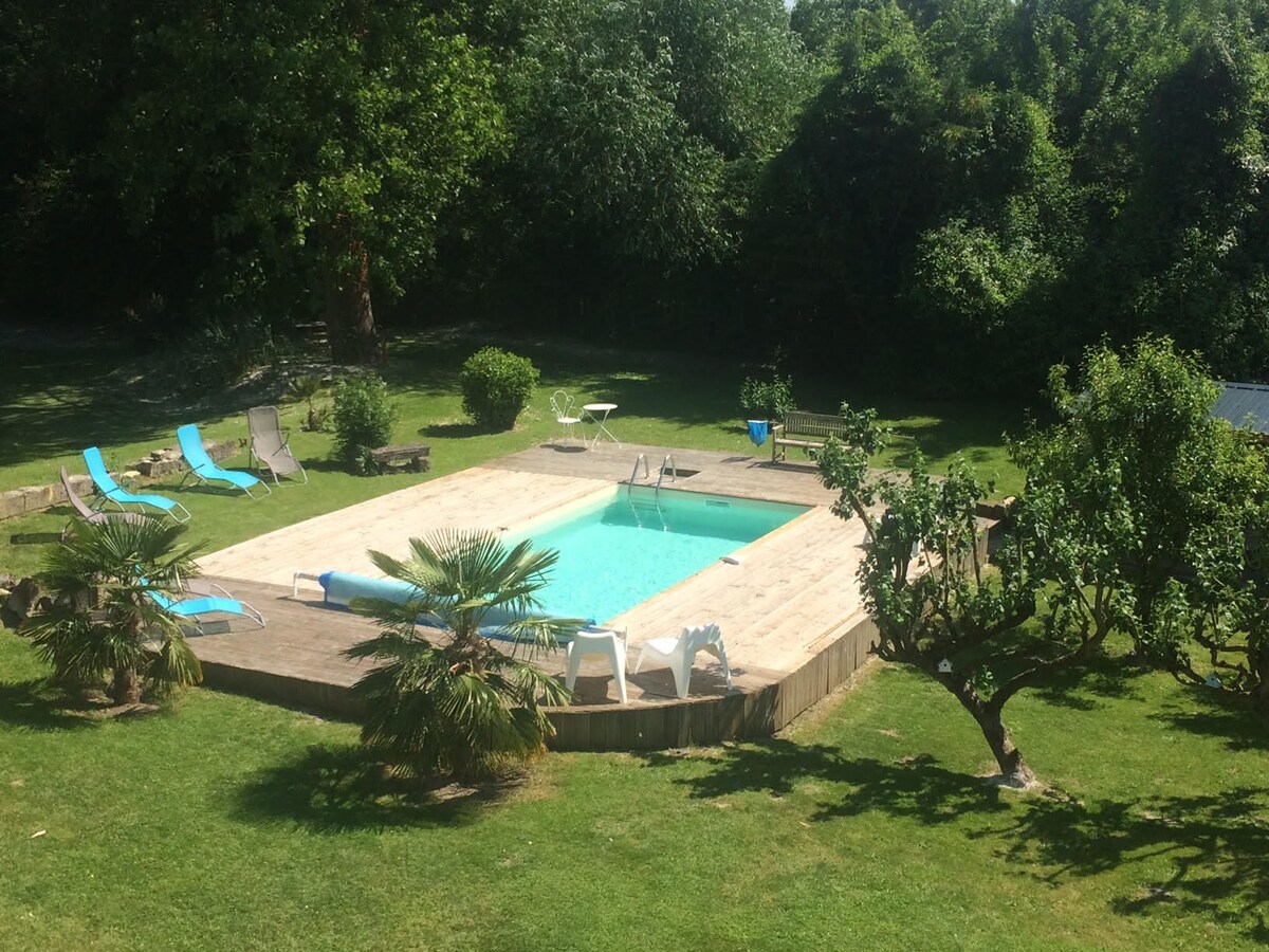 Gîte indépendant Ardoise piscine, 15km la Rochelle