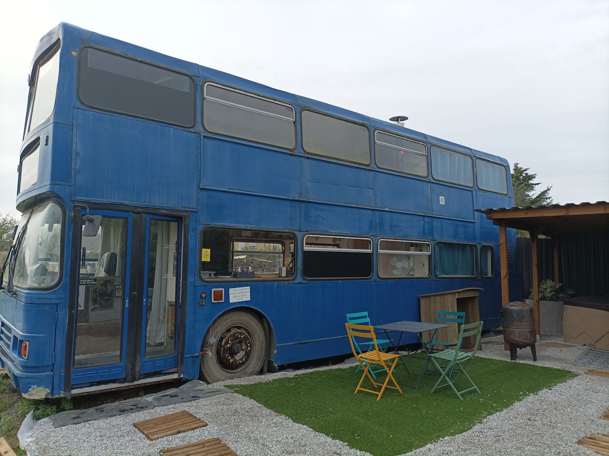 bus anglais 4/5 personnes
 avec jacuzzi