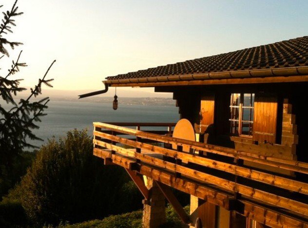 俯瞰日内瓦湖的大型度假木屋