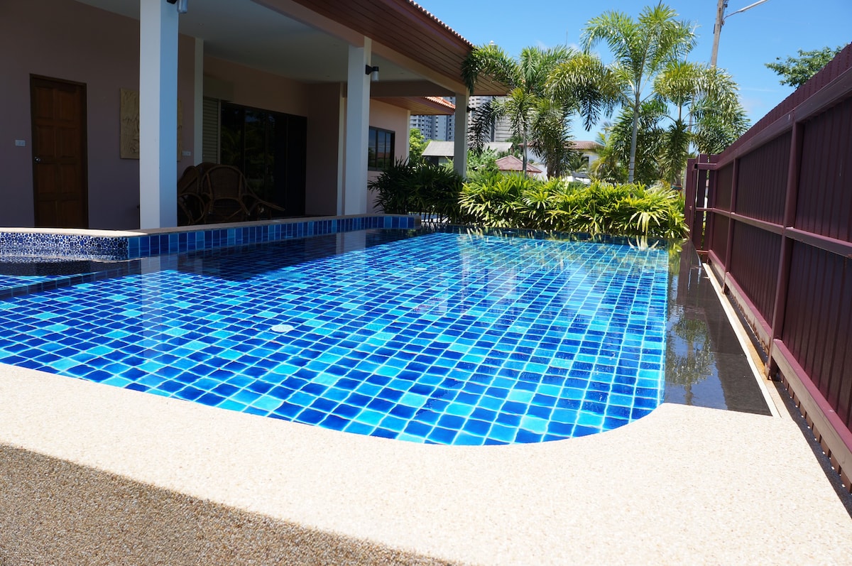 热带别墅2卧和迷人泳池