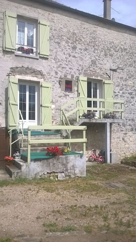 Fontenay-Saint-Père的民宿