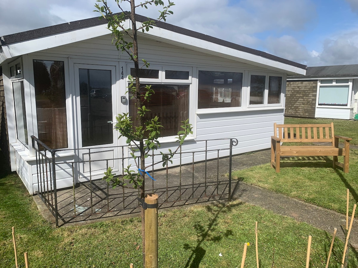 Dartmouth Detached Chalet 144 Free Parking