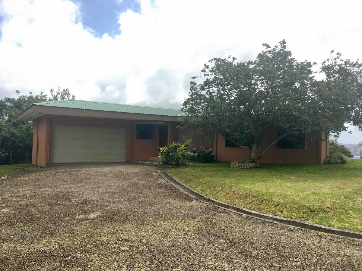 Beautiful house in Lake Arenal