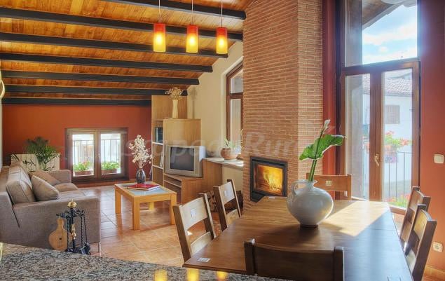 apartamento II, buhardilla con chimenea en Navarra