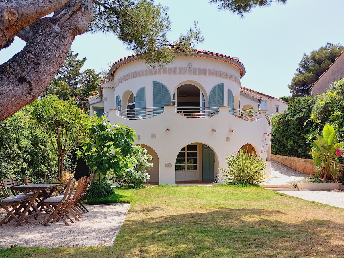 Villa de charme accès mer et piscine