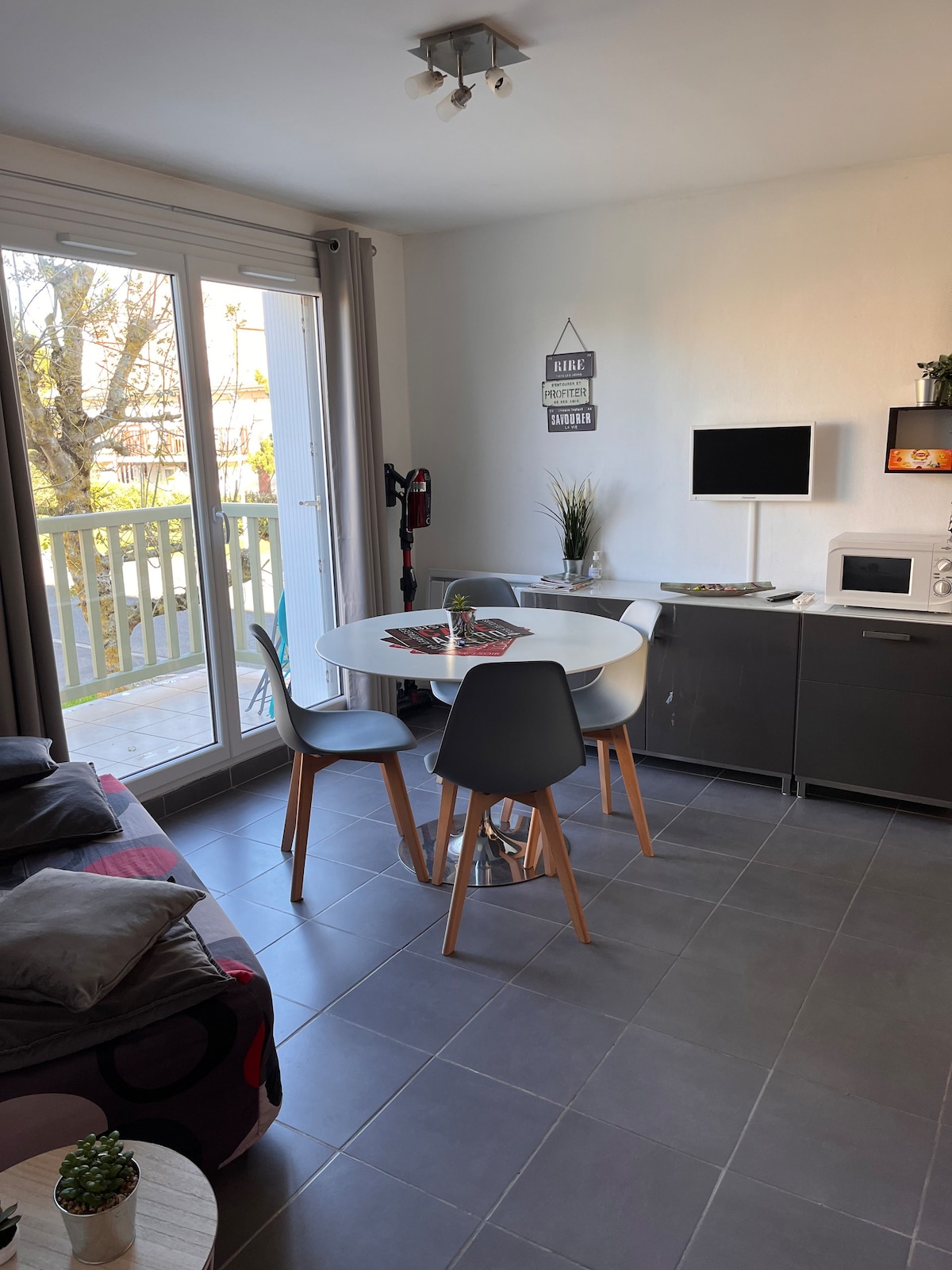 Duplex de 25 m 2, 1 chambre, plage 3 min à pied