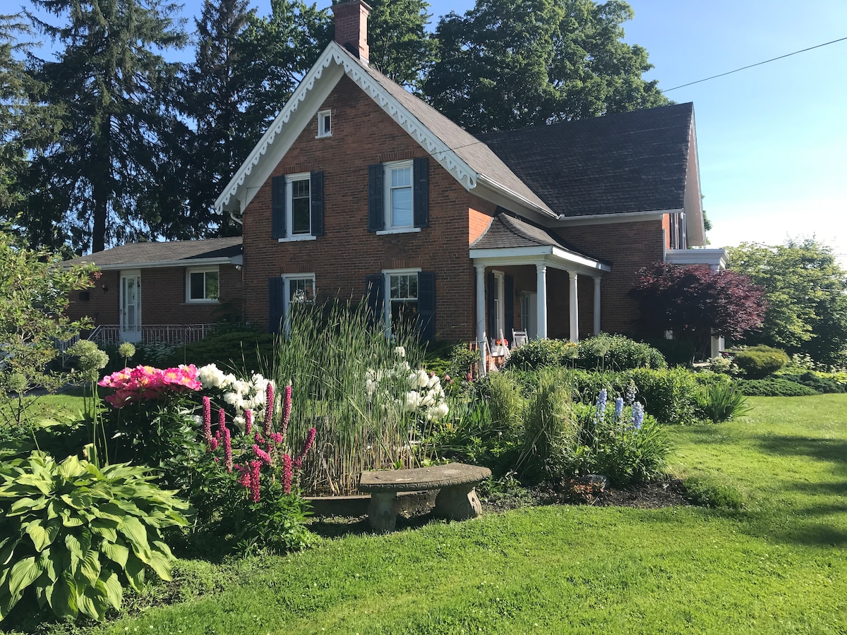 Lily Pond Estate Cottage