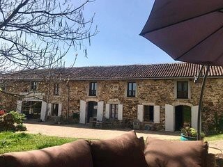 Le Petit Boudoir De La Besse - Place Du Pierre