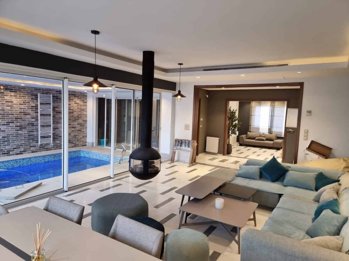 Beyond Resorts Beta apartment with interior pool