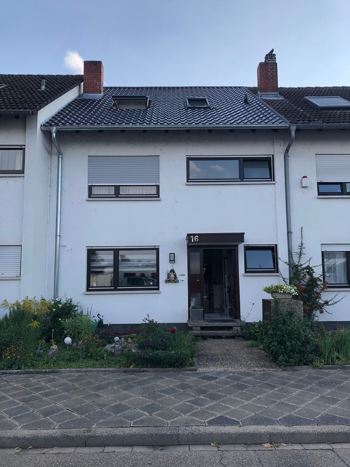 Cheerful roof flat in a private german style house