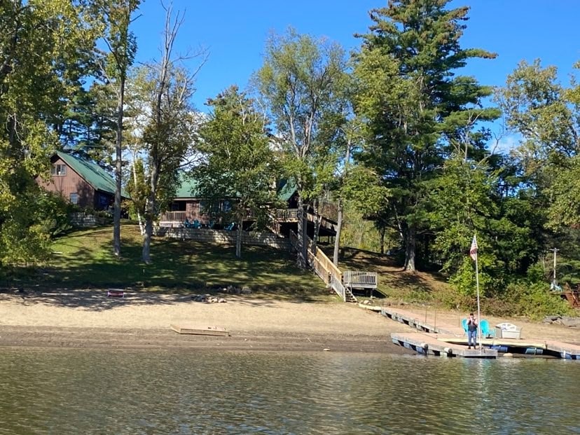 Sacandaga湖畔度假屋- 2024年翻修！