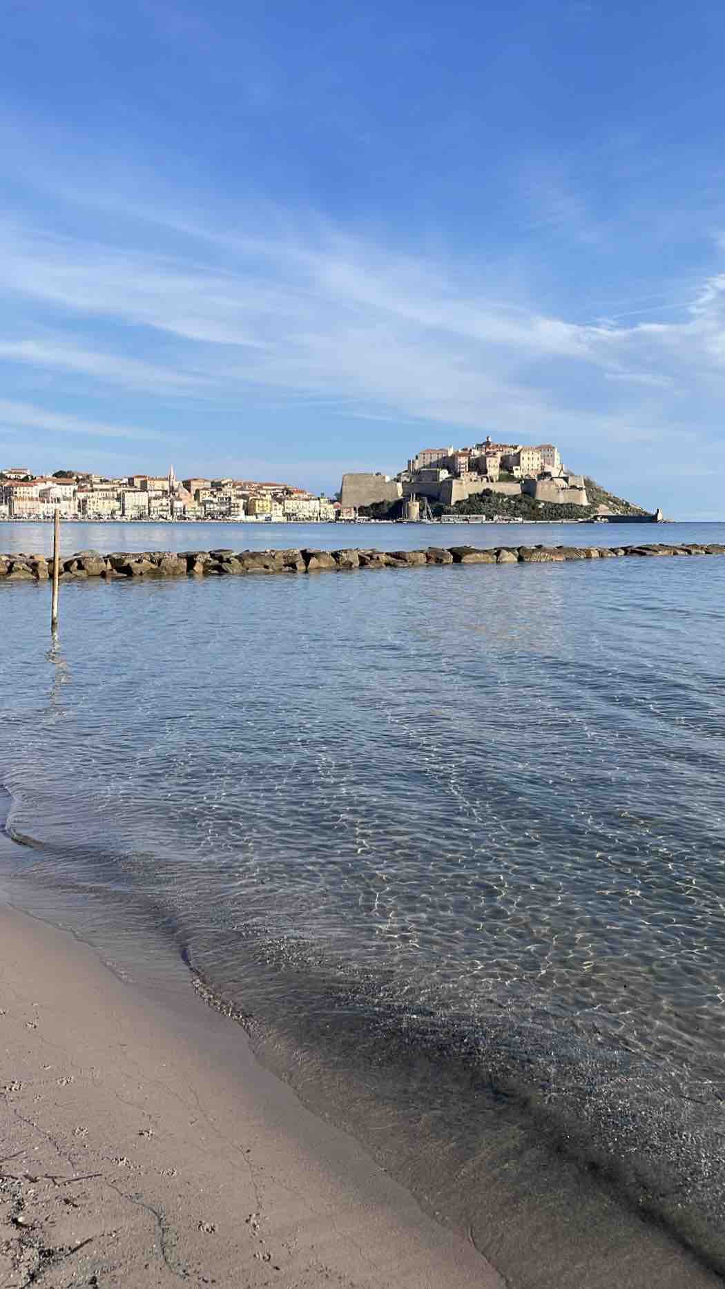 卡尔维海滩（ Calvi beach ）宽敞的T2海景